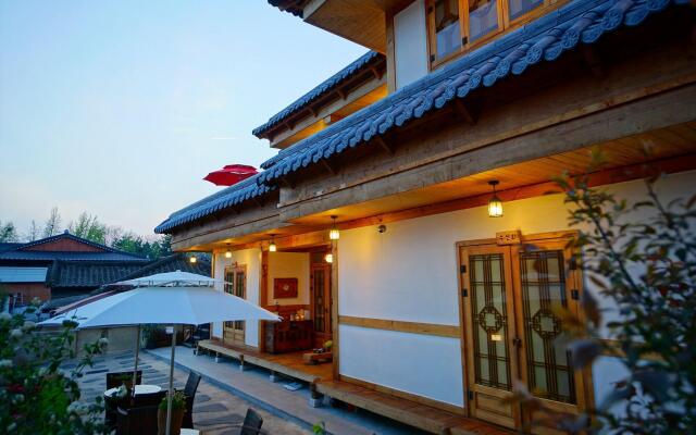 Jeonju Dwaejikkum Hanok