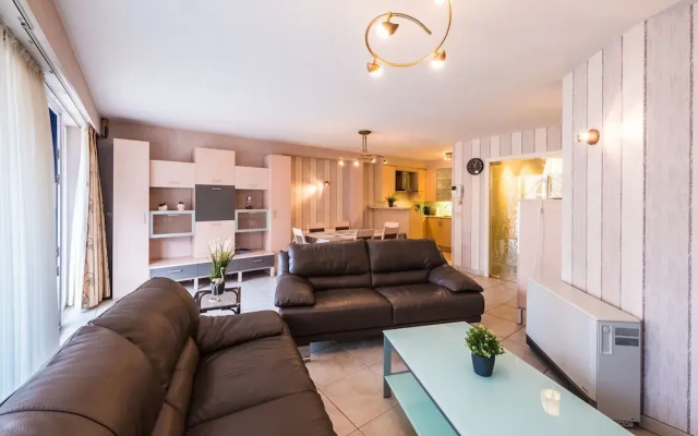 Apartment With 2 Bedrooms and Large Terrace