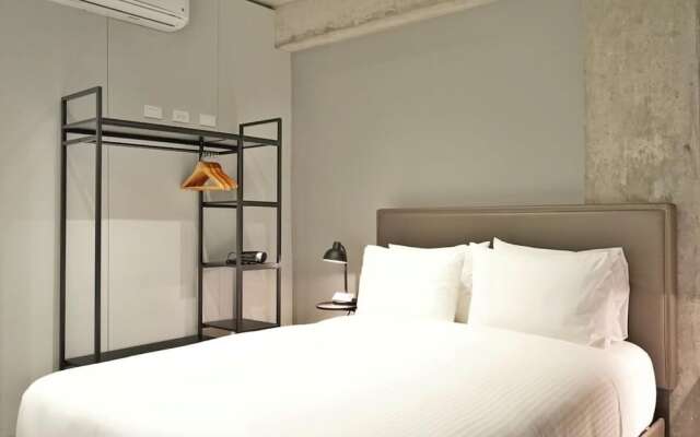 w Lively 2BR in Plaza Herrera