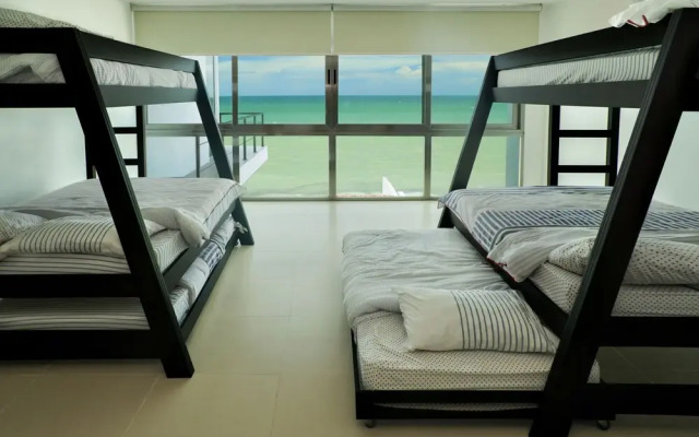 Beachfront Upscale House in Telchac