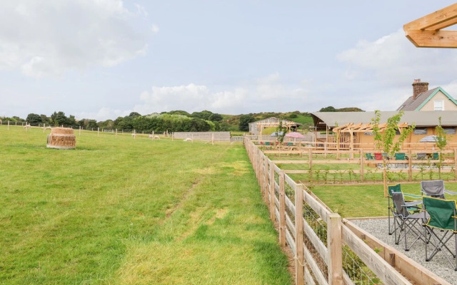 Tilly Bob Lodge