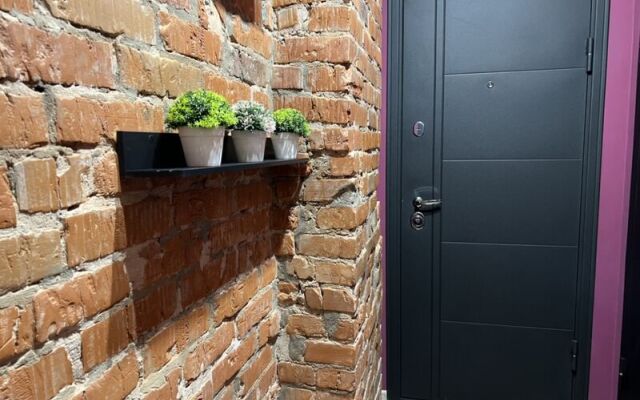 Диван и Чемодан на ул. Вокзальная магистраль, 2