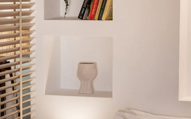 Quiet Apartment With a Garden at Exarcheia