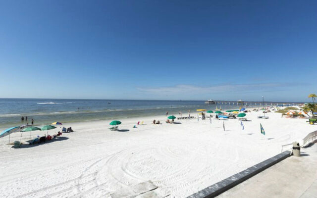 Pierview Hotel and Suites