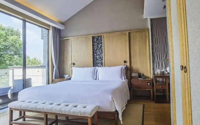 Liyang Hentique Resort & Spa Villa