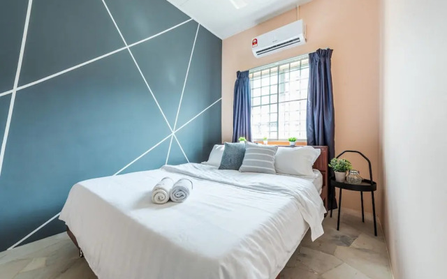 Corner 3BR Landed House at Sepang