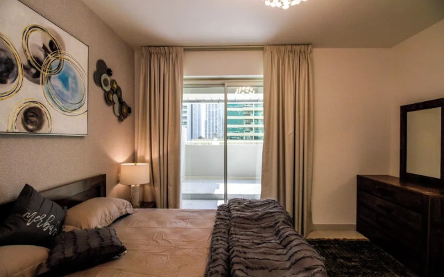 Spacious 1BR with Balcony in JLT