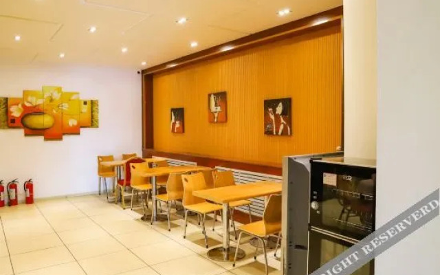 OYO Daqing City Family Hotel