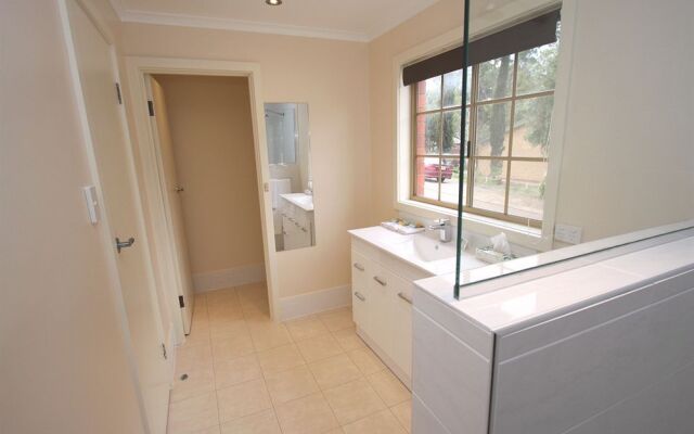 Comfort Inn Clare Central