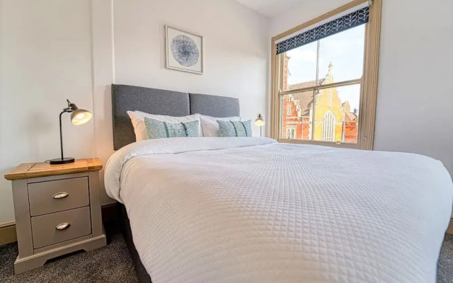 Host Stay Upper Tything Apartment
