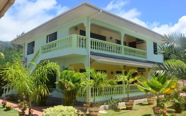 Green Palm Self Catering and Chalets
