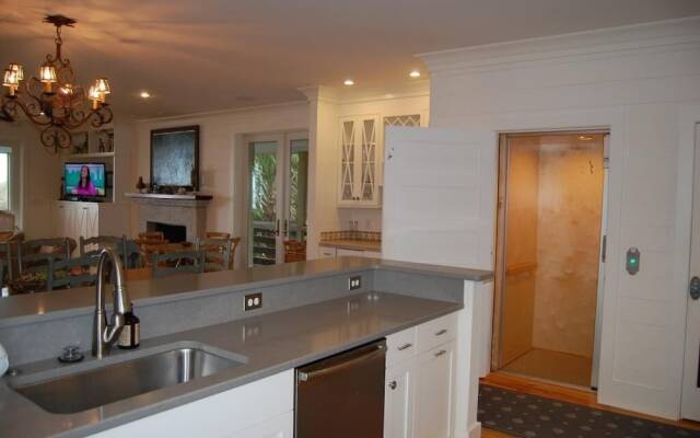 Happy Days - 5 Br Home