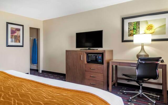 Baymont Inn & Suites Tulsa