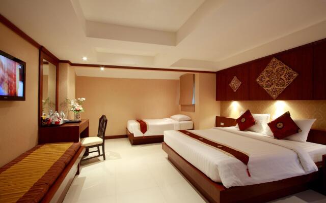 Rayaburi Beach Club