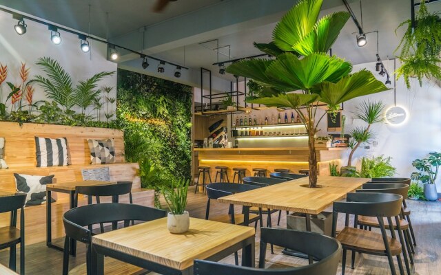 OFUCOS Diving Hostel