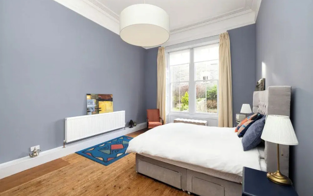Spacious 2-Bedroom Ground Floor Flat
