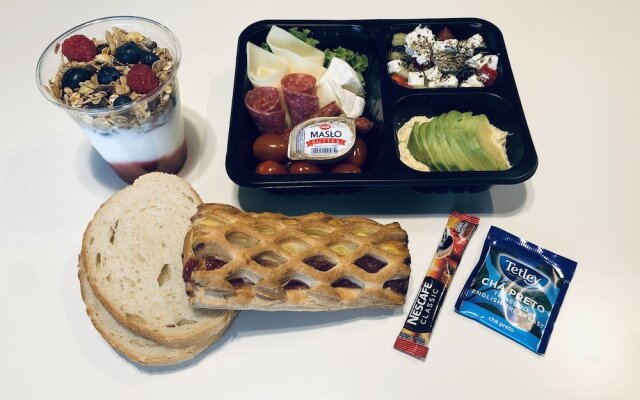 Huge apartments Smolensk street