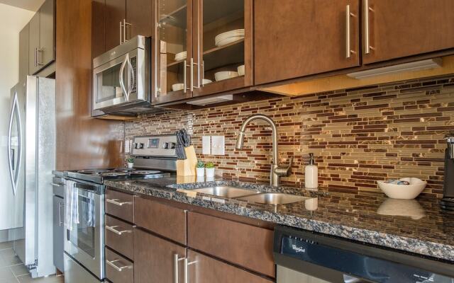 FRONTDESK 5755 Hermann Park Apts Downtown Houston