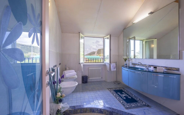 Villa Clara few km From the sea