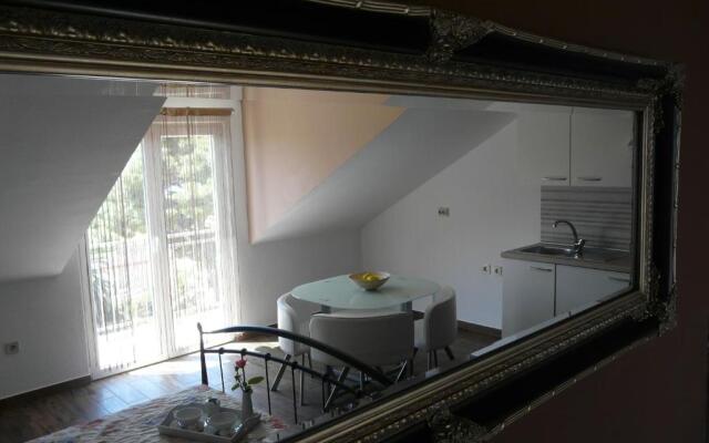 Apartments Sabioncello