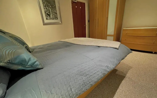 Birmingham City Apartment With 3 Bedrooms