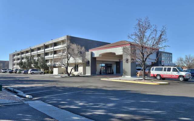Ramada Plaza by Wyndham Albuquerque Midtown