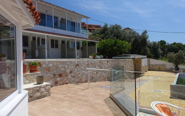 Rene Hotel