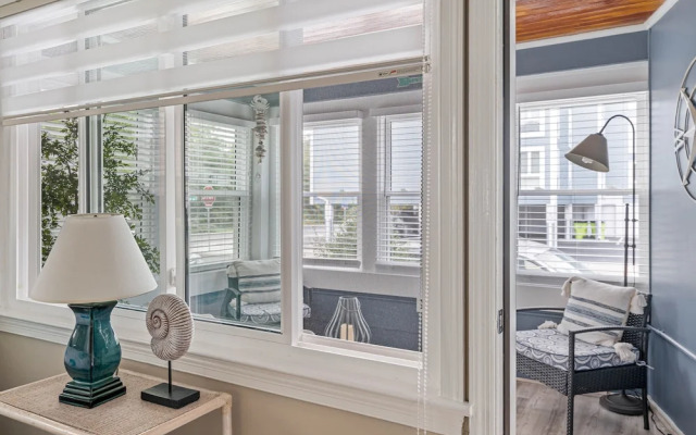 Coastal Condo Close to Beach & Entertainment