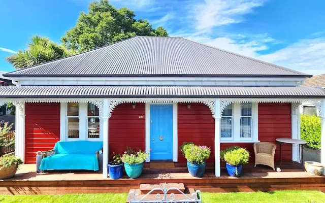 Rewa House ~ city home, 3 bedrooms, walk to CBD