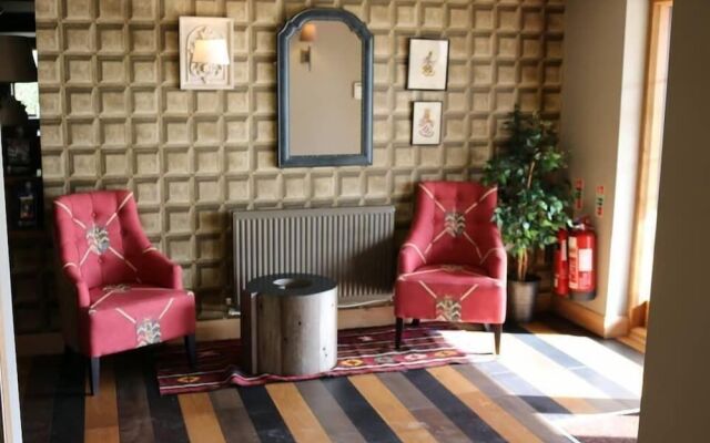 The Queens At Horton