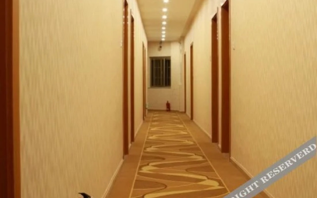 Sunday Holiday Hotel