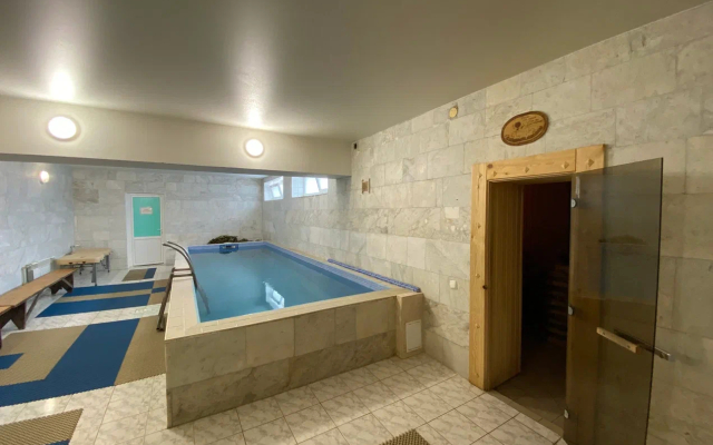 Крымский (Алушта)