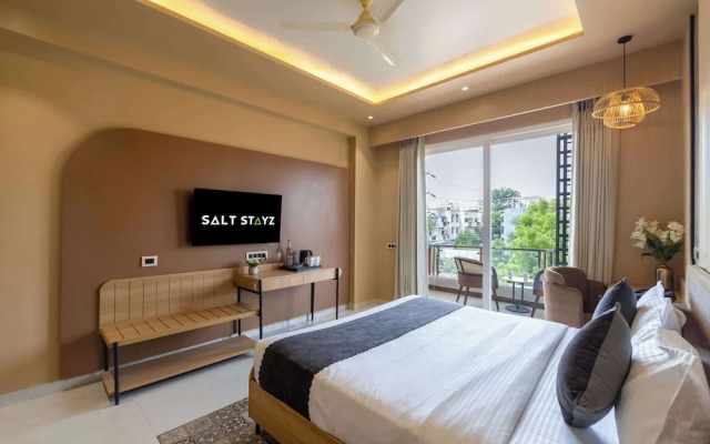 Saltstayz Premier - Sector 50 & Golf Course Ext Road