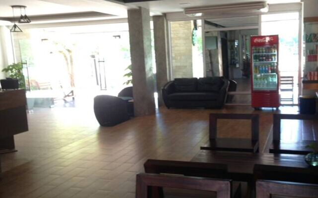 Chonlapruk Lakeside Hotel