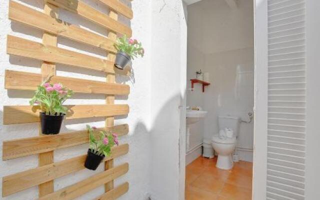 Pilar House