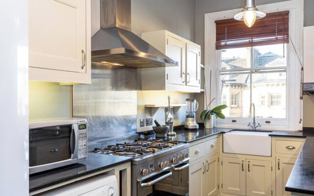 Spacious Central Hove Beach Flat