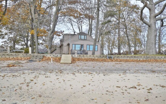 Exclusive Waterfront Beach House Retreat