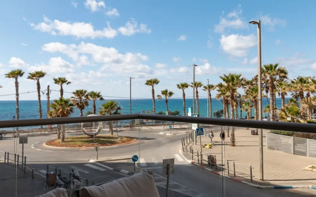 Stylish & Cozy Seaview Vacation APT