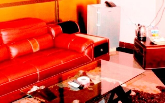 Lenny Hotel