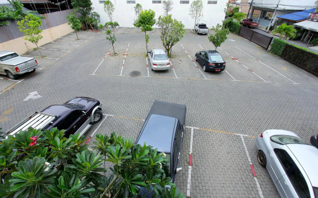 Hi Season Hotel