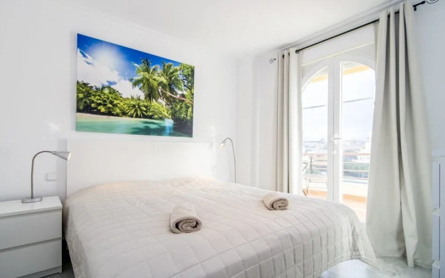 Apartment Señorío de Aloha - Roomservice