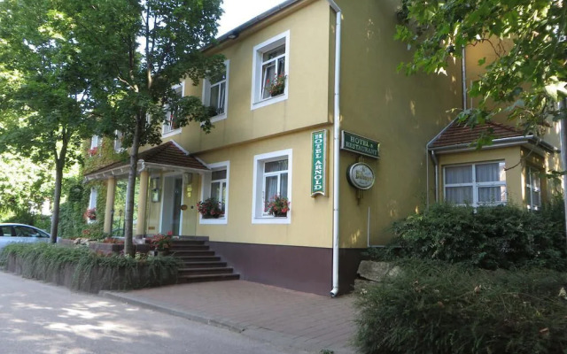 Hotel  Arnold