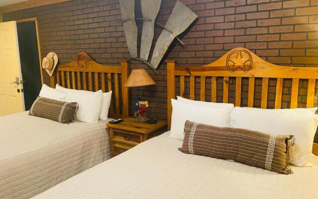 Deluxe Big Texan Multi Suite