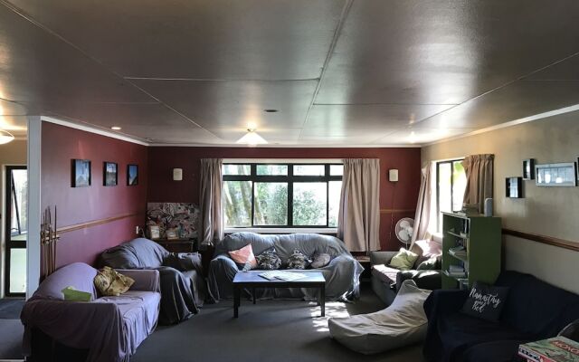 Rainbow Lodge - Hostel