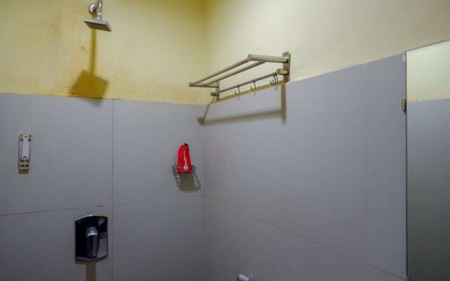 Atomy Hotel by RedDoorz