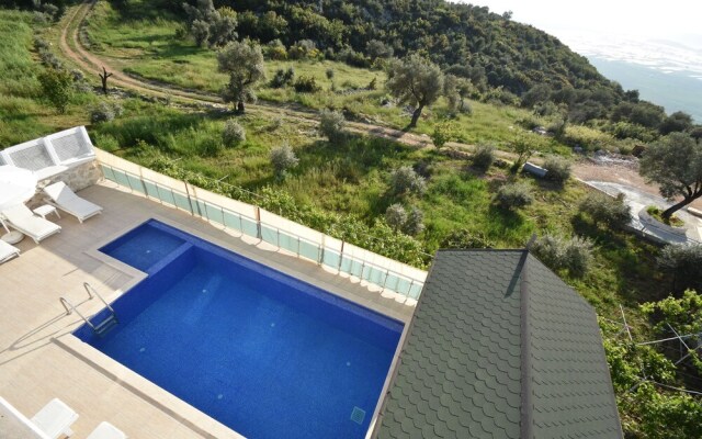 Villa Kumsal by Helaltatilvillari