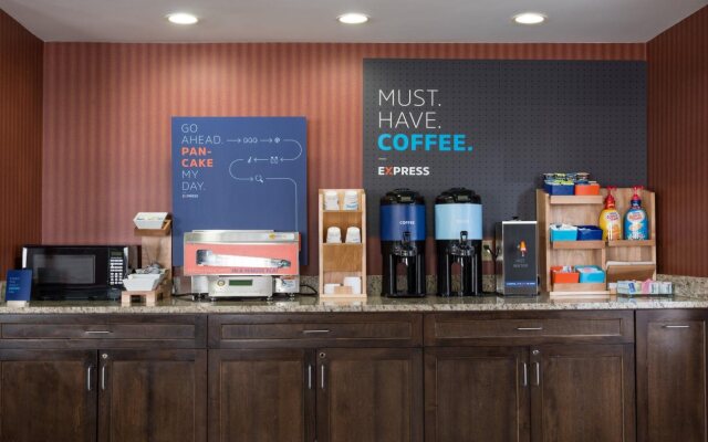 Holiday Inn Express Hartford – Newington, by IHG