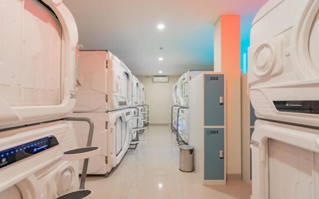 On The Go Capsule Hotel