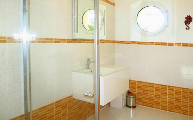 Semi-detached House, Penestin