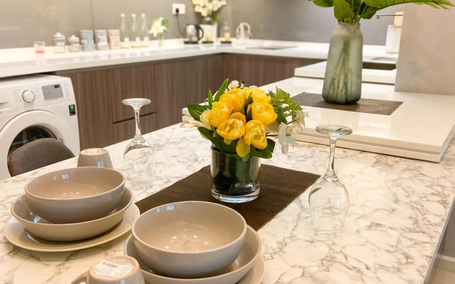 Suasana Residence by Nest Home